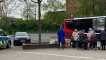 Senioren beim Bustraining mit Rollatoren am Busbahnhof in Lüdinghausen