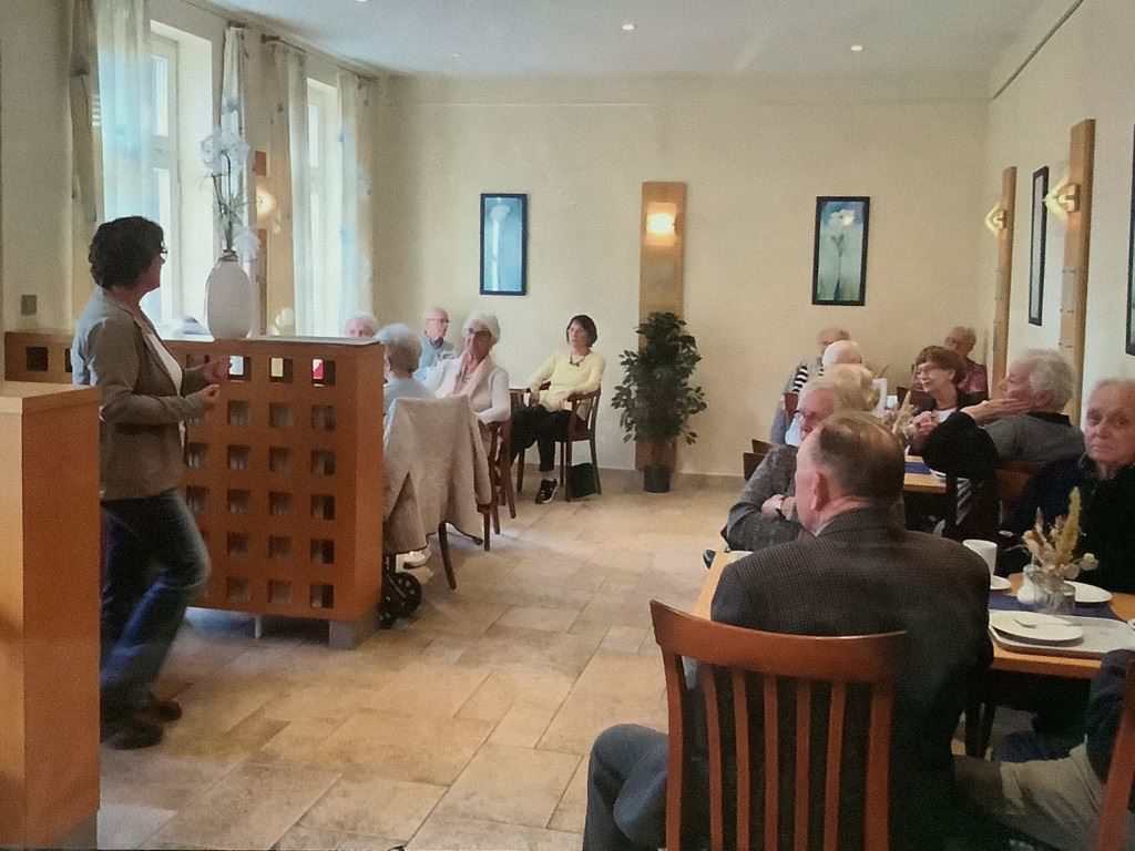 Cafe Holtermann mit Senioren